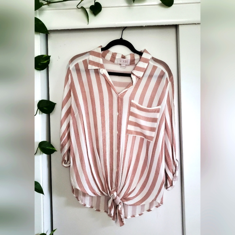 Front tie top